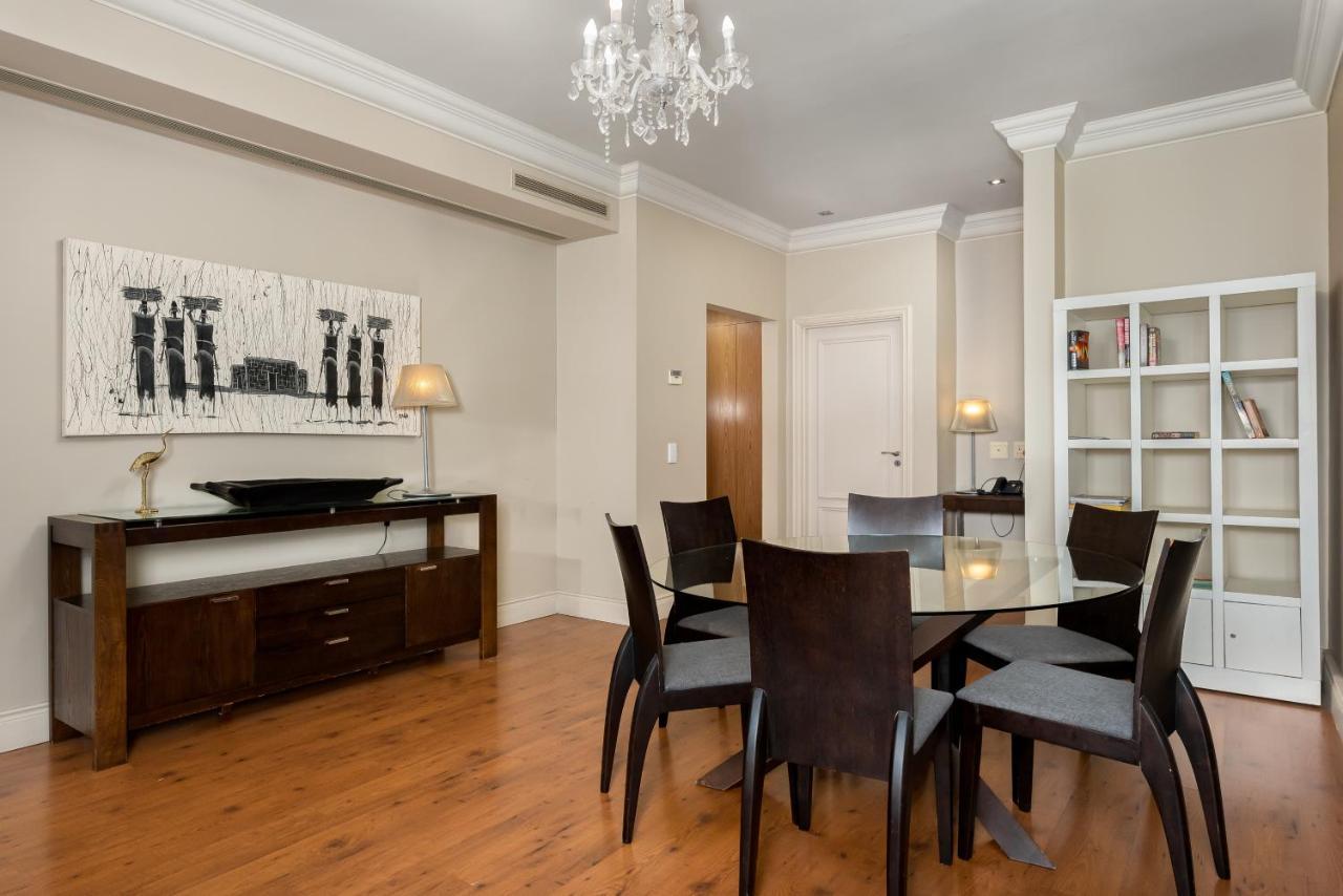 Cape Royale Apartment *