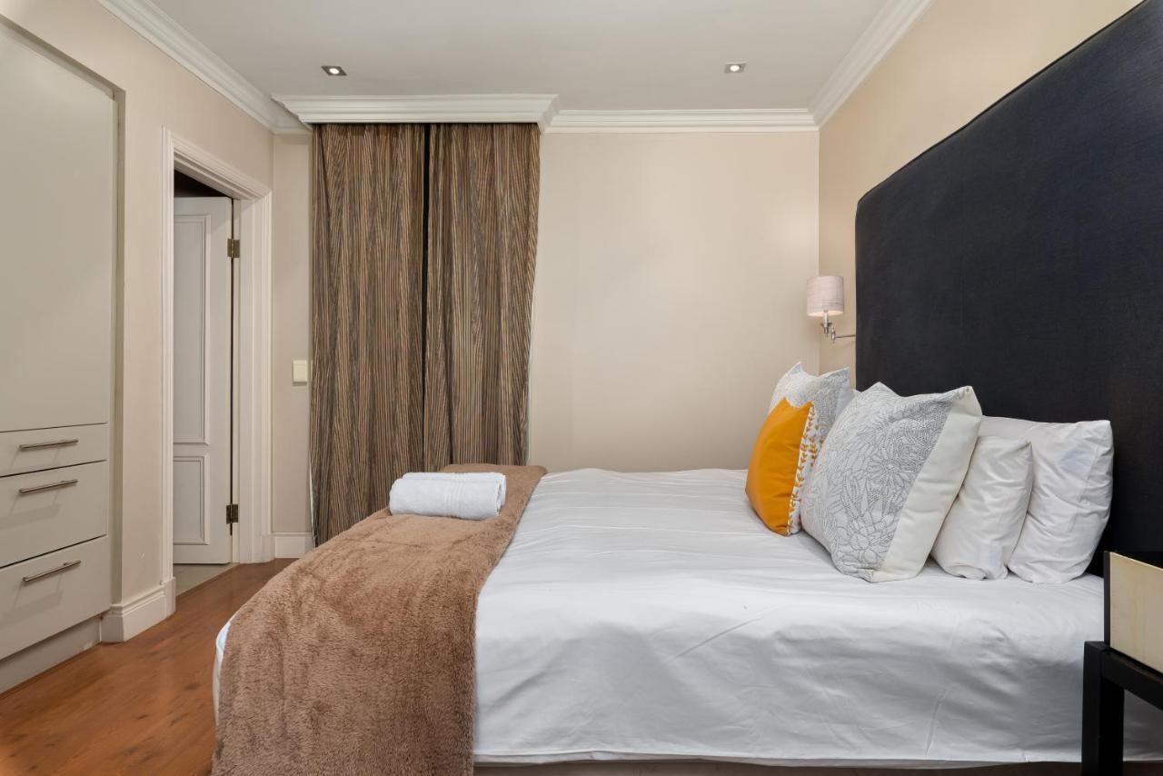 Cape Royale Apartment *
